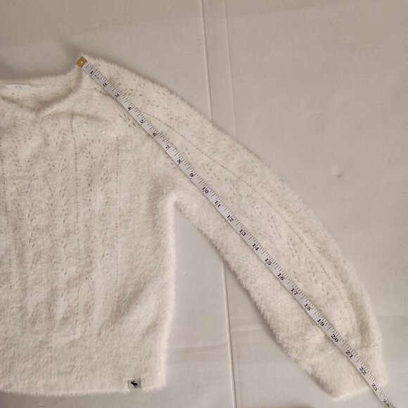 Abercrombie Kids Girl’s Fuzzy Cozy Preppy V-Neck Pullover Sweater Size 9-10 - Picture 9 of 14